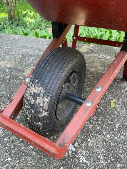 True Temper Wheelbarrow