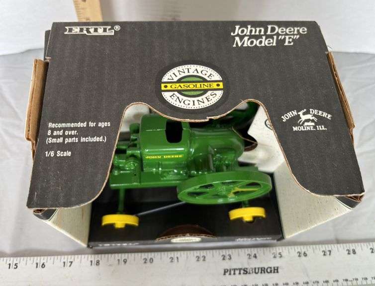 ERTL John Deere Model E Gasoline Engine Tractor Scale 1/6