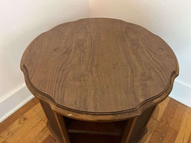 MCM Octagonal Wooden End Table (20”T,24”R)