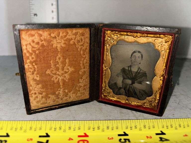 Antique Daguerreotype Photo of a Young Lady in Case