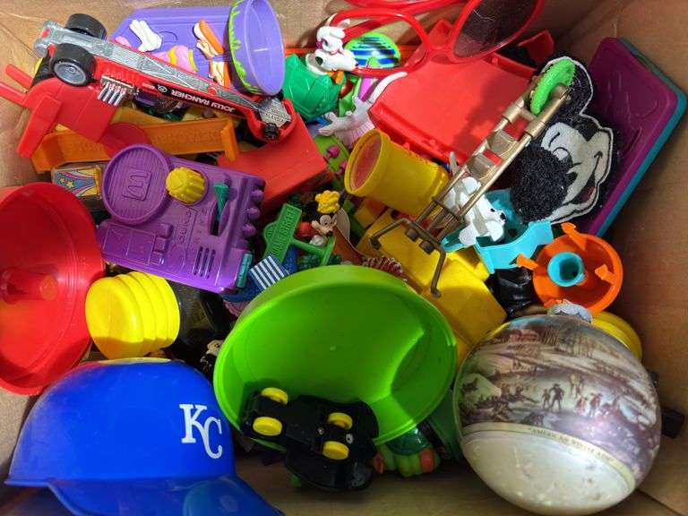 GM Restoration Parts Die Cast Truck, Disney Toys & More