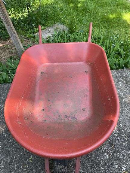 True Temper Wheelbarrow