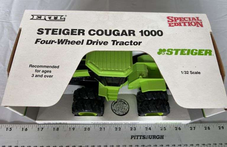 ERTL Steiger Cougar 1000 Four-Wheel Drive Tractor Scale 1/32