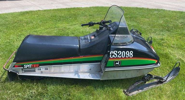 1980/81 John Deere Spitfire 340 Free Air Snowmobile- has compression/does not start