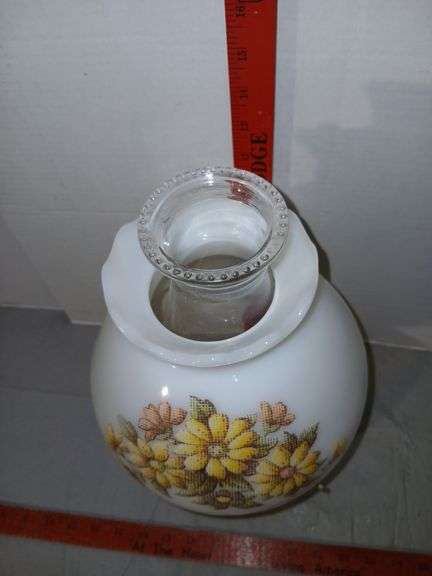 Amber Daisy Hurricane Oil Lamp