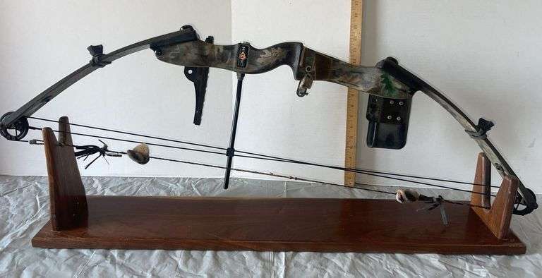 Mystic Rebel Right Hand Compound Bow by Hoyt USA