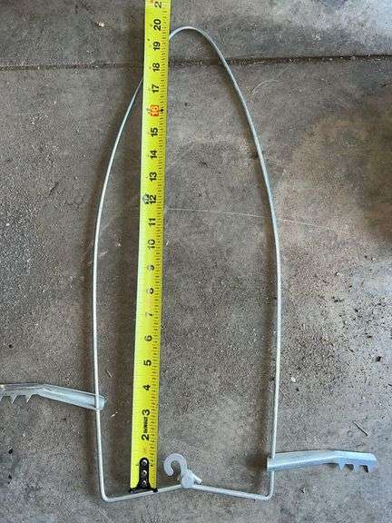 Sixteen Fur Stretchers