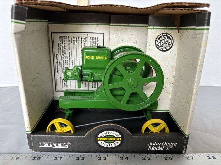 ERTL John Deere Model E Gasoline Engine Scale 1/6