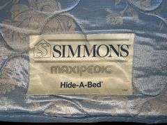 Simmons Hide-A-Bed Sofa (32”T,86”L,37”D)