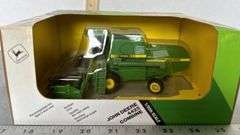 4425 John Deere Combine 1/50th Scale