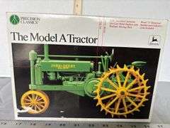 The Model A John Deere Tractor 1/16 Scale