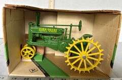 ERTL 1934 John Deere Model A Tractor Scale 1/16