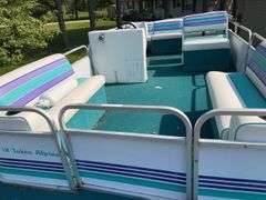 1995 18’ Tahoe Alpine Pontoon Boat w/ Mercury 50 HP 2 Cycle/Oil Injected Motor & Bunk Trailer