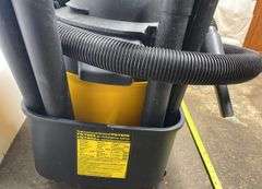 Industrial Shop Vac 6.25 Peak HP Max, Has Power When Plugged In