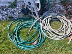 Suncast Hose Reel w/ Three Hoses