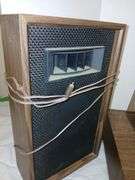 Shark Stereo w/ 8 Track, Turn Table & AM/ FM + Speakers (has power)