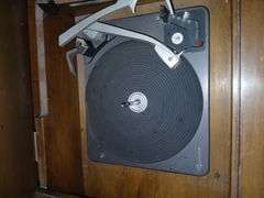 Sylvania Stereo & Record Player Console (has power) 48"×28"