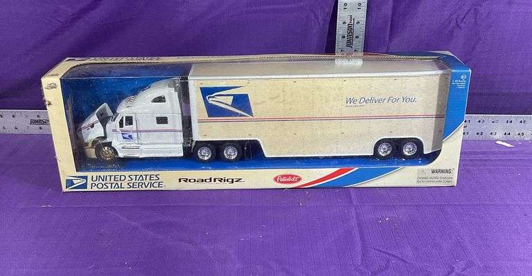 Road Rigz 1:32 Scale Die Cast USPS Peterbilt Tractor & Trailer