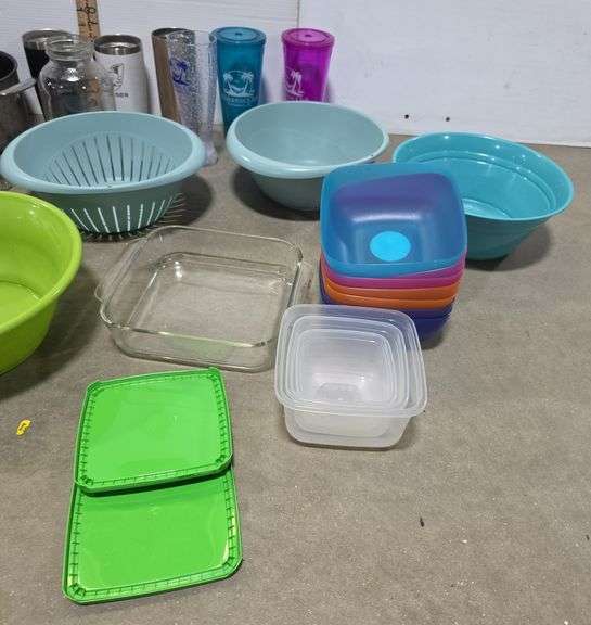 Assorted Plastic Wear, Strainer, Bowls, Pans, Pots, Lids