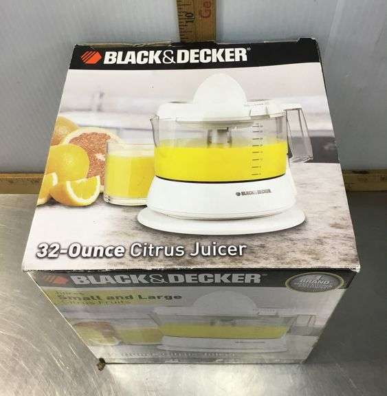 Black & Decker 32 Oz. Citrus Juicer (has power)