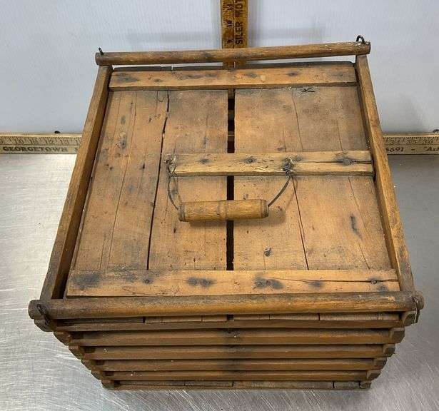 Egg Crate with Top