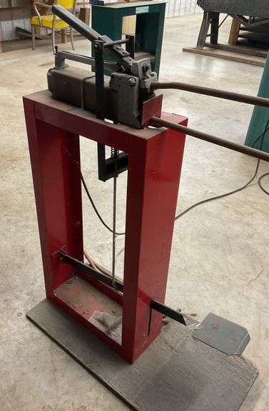 Miller Portable Spot Welder Modle LMSW52 & Stand 230V