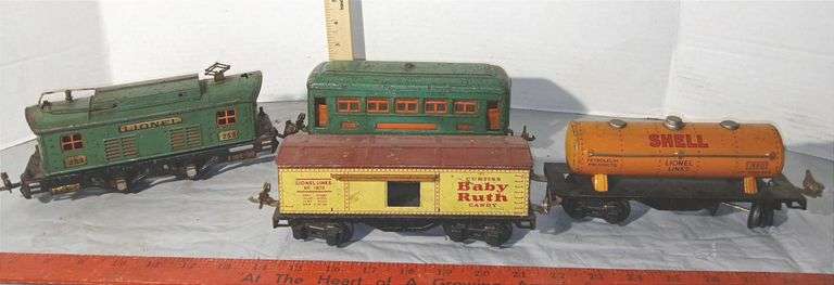 Lionel Prewar O-gauge 253 Electric Locomotive, Passenger Car and More