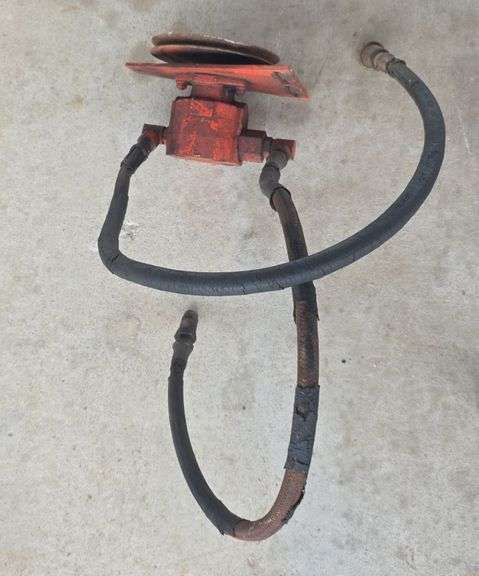 2 Case Hydraulic Motors, Leaf Bagger 13ptFinish Mower