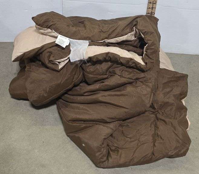 Assorted Comfoters and Pillow Cases