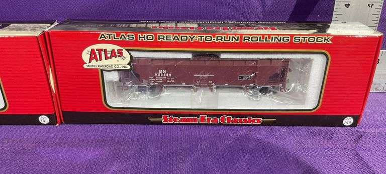 Pair of Atlas HO Ready-to-Run Rolling Stock HO Scale 70-Ton Hart Ballast Cars