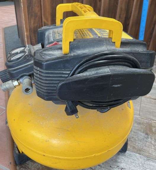 Dewalt Compressor(Powers On)