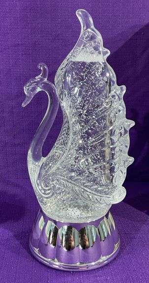 11” Cracker Barrel Swan Glitter Globe