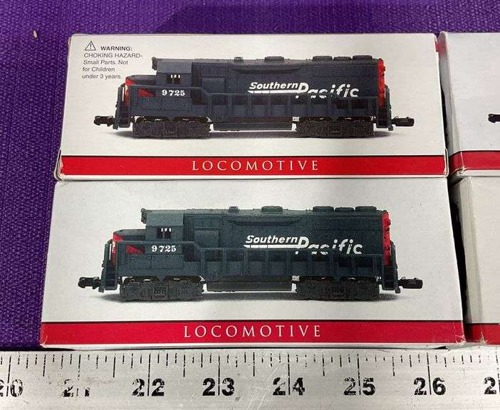 Set of 4 Southern Pacific Locomotives