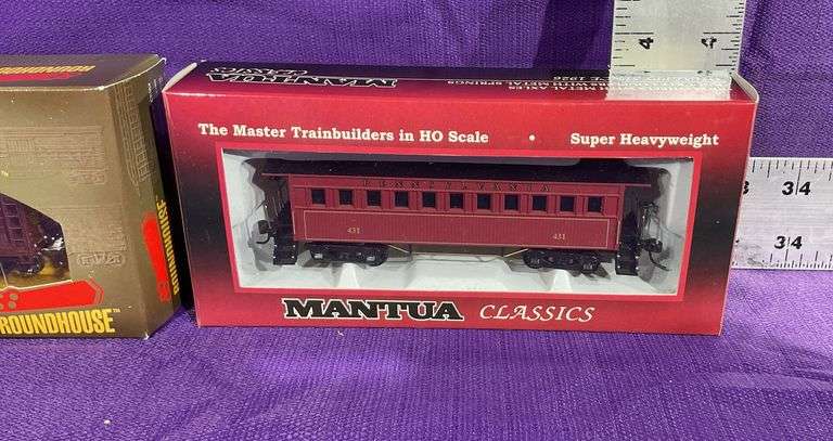 Roundhouse HO Scale National Fruit Products Co. 40' Pickle Car & Mantua Classics 1860 Wooden Passeng