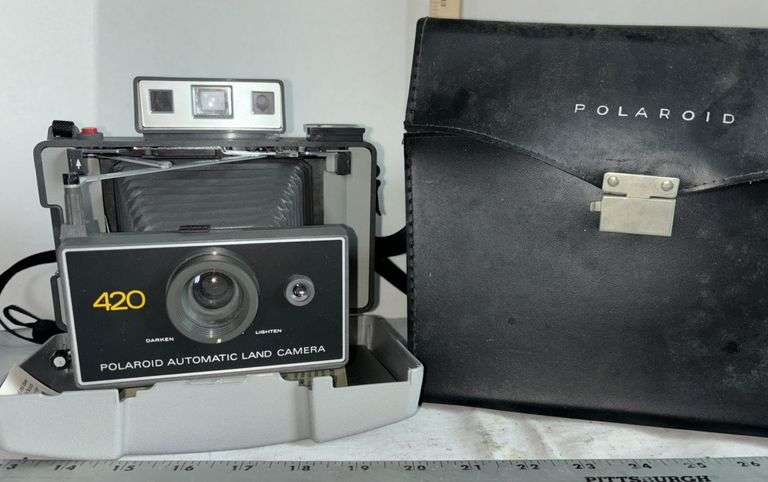 1977 Polaroid 420 Automatic Land Camera w/ Case