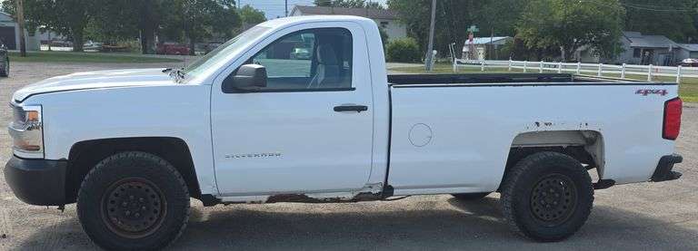 2016 Chevrolet Silverado Pickup 4 X 4