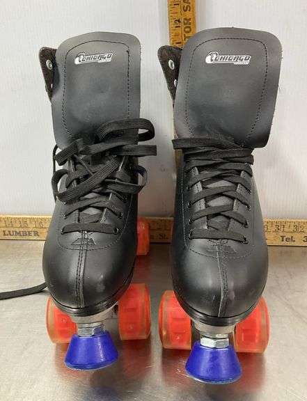 Men’s Size 10 Chicago Skates (Wheels Light Up)