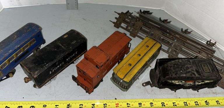 Collection of Lionel, American Flyer & Other O Gauge Trains
