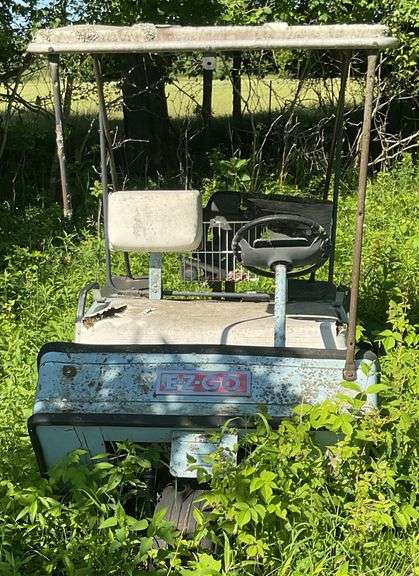 Ez-Go 3 Wheel Golf Cart & Charger Non Running