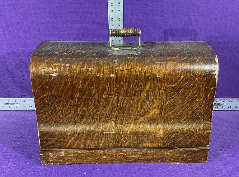 Vintage Greyhound R Electric Sewing Machine & Carry Case