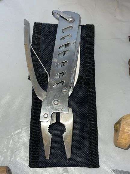 Nice Variety of Hunting Knives & Utility Knife