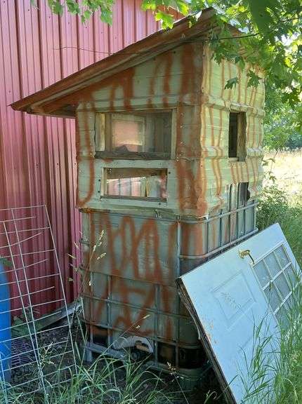 IBC Tote Hunting Shack