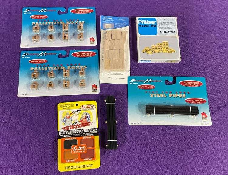 HOmScale Palletized Boxes, Plywood Loads, Pallets, Steel Pipes & Weathering Powder