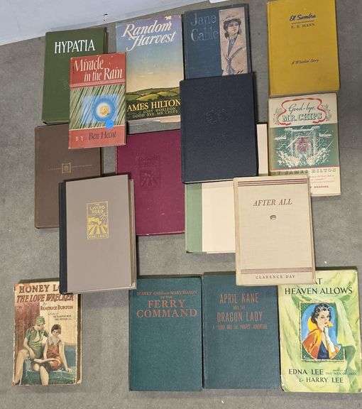 Assorted Vintave Books and Magazines From Antkques Journal  1962-1963