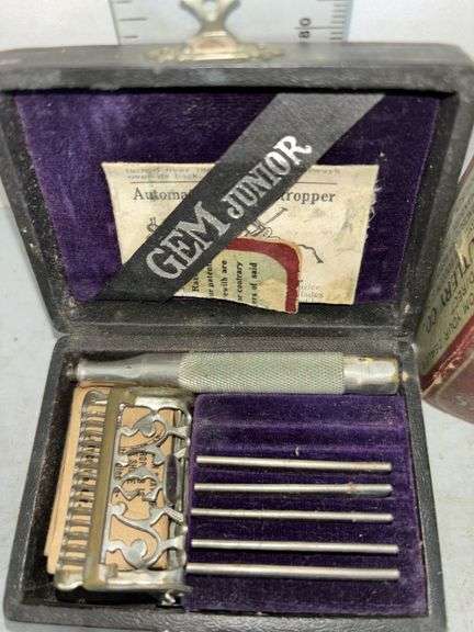 Gem Junior Safety Razor in its Original Case & Box