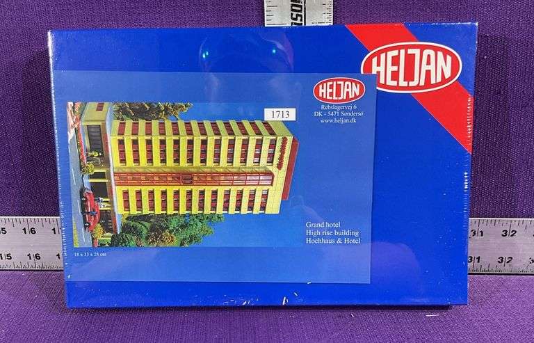 Heljan 1713 HO Scale Grand Hotel Building Kit