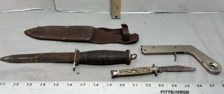 Post War  Kutmaster commercial knife,  Colonial USA Fishtail Bow Tie One Blade Folding Pocket Knife 