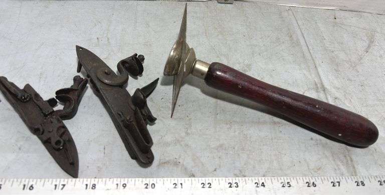 Scraper w/ Blade Swivel Head Pivots & Black Powder Muzzleloader Flintlock Hammer Mechanism