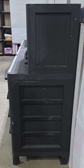 5 Piece Garage Workstation with 2 Upper Cabinets