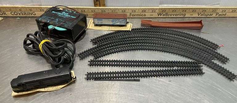 Vintage Revel Train, Tracks & Power Pack (N Gauge)